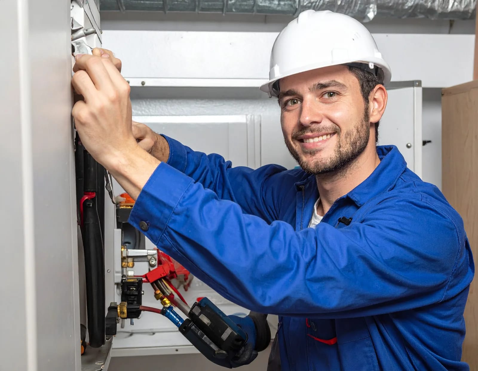 Apprentice Electrician Salary: What Apprentices Earn and How Pay Rises